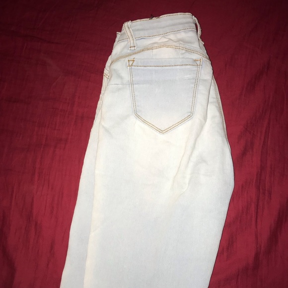 Jeans - Picture 1 of 2